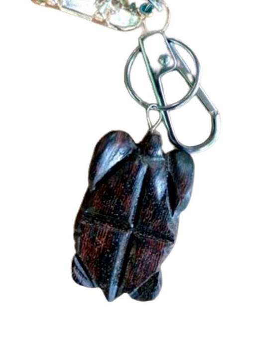 Porte-clés Artisanal en Bois - "La Petite Tortue Luth"  - Hauteur : 4 cm -  - ARTIAF  LLC